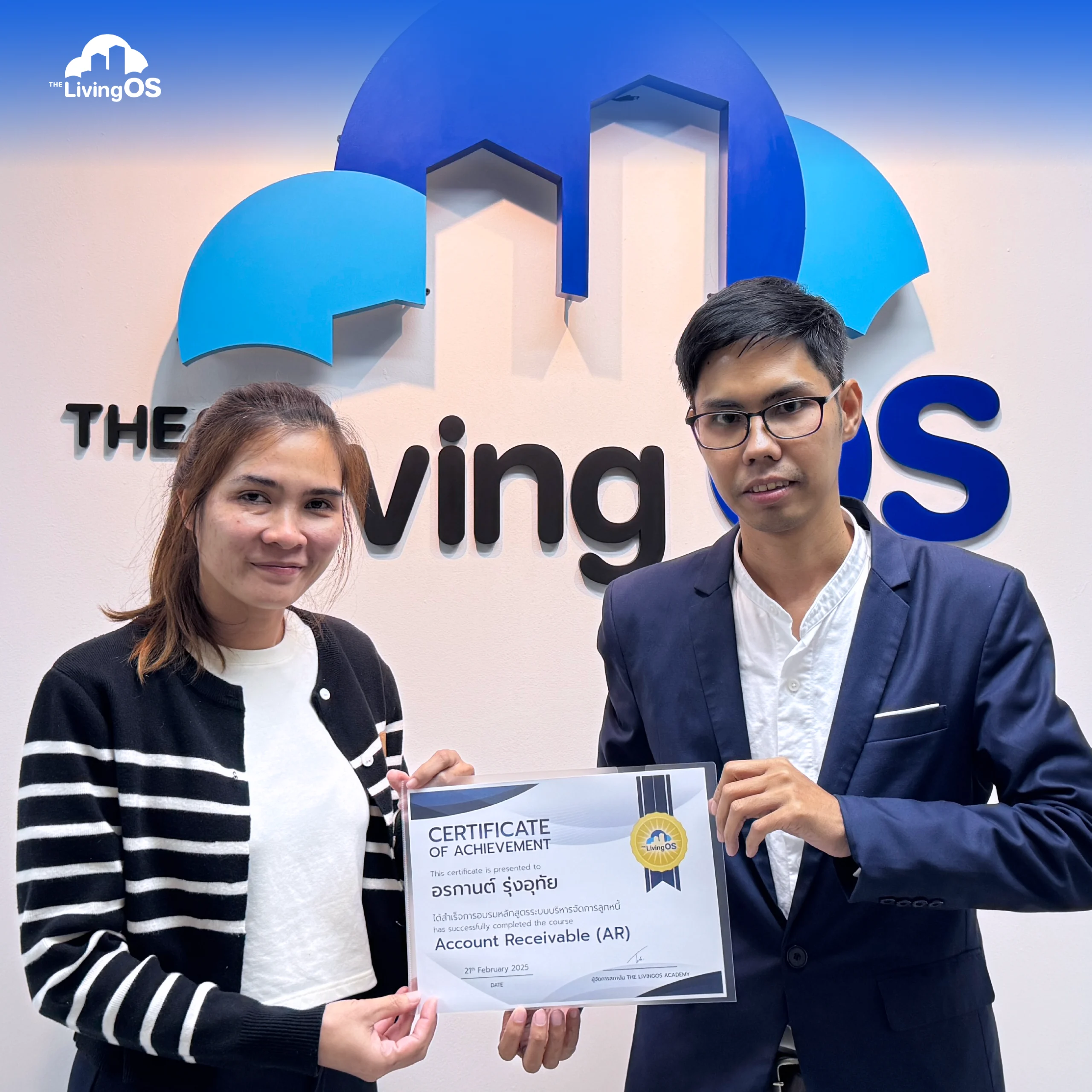 ผู้ผ่านการอบรม LivingOS Academy รับใบประกาศนียบัตร